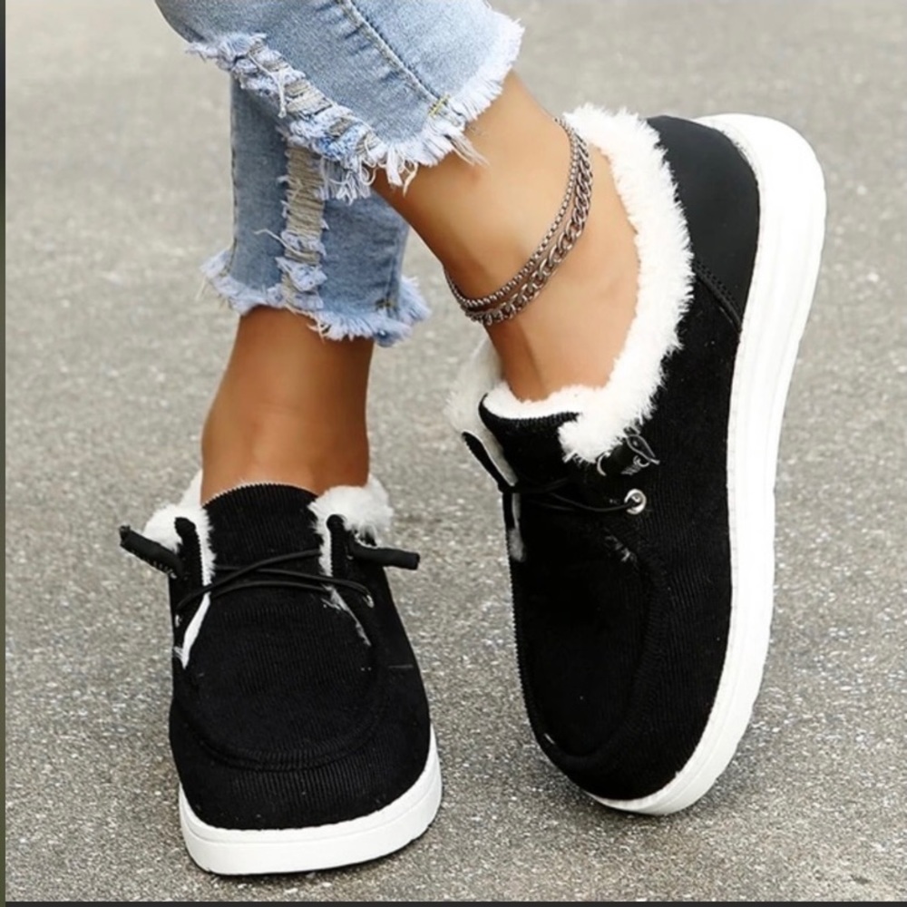 Adorable Sefora shoes size 8